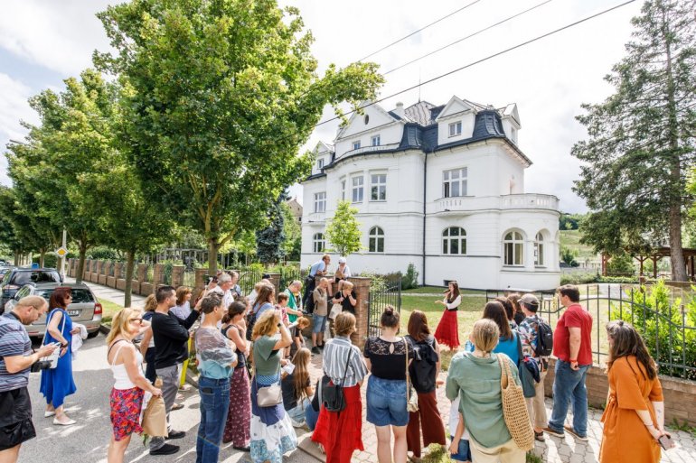 Příběhy bílé vily – HO,TO